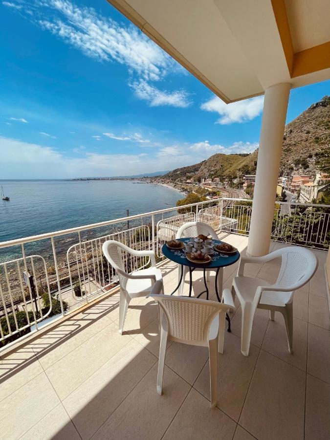 Apartamento Baia Di Atlantide Taormina Exterior foto