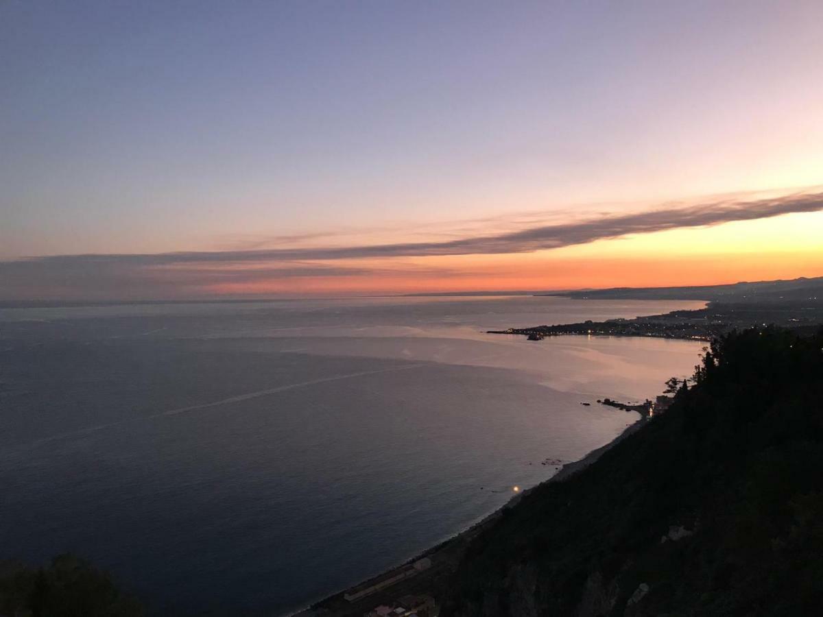 Apartamento Baia Di Atlantide Taormina Exterior foto